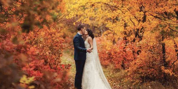 Matrimonio in autunno, si o no? Pro e contro a confronto